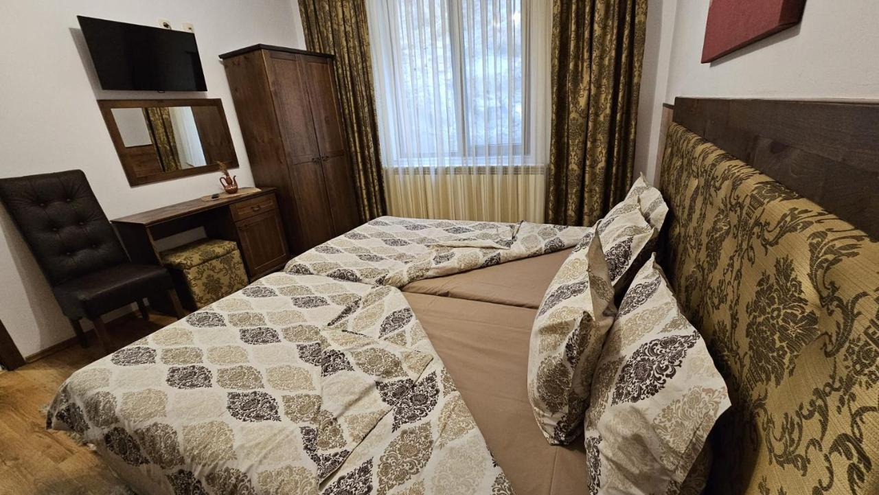 Villa Hills - Къща За Гости С Храна Orlino Ngoại thất bức ảnh