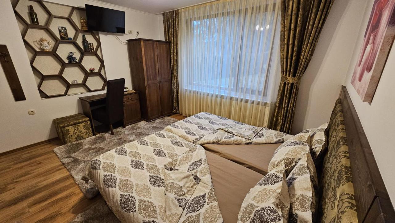 Villa Hills - Къща За Гости С Храна Orlino Ngoại thất bức ảnh